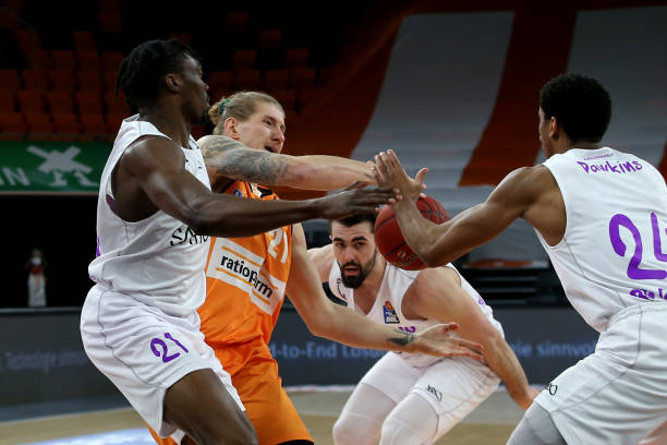 与运动员关 与运动员关