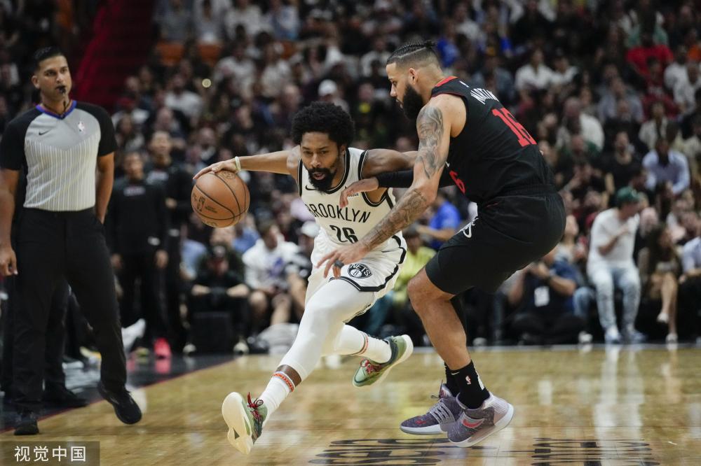 在赛季中 在赛季中